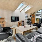 Hs010-henne-hjelmevej-7 * Henne Strand