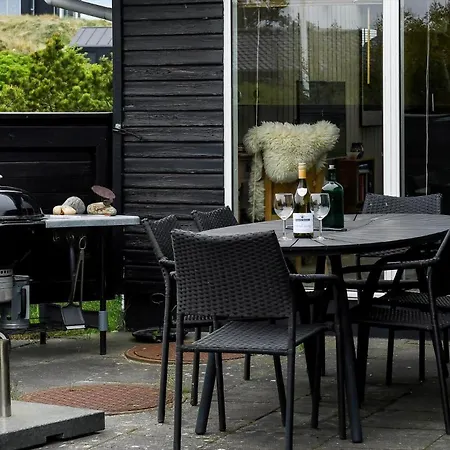Hs010-henne-hjelmevej-7 * Henne Strand